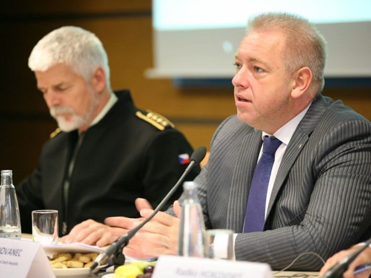 Милан Хованец и Петр Павел вместе обсудили, как противостоять российской пропаганде