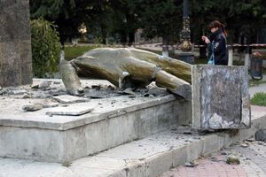 В Судаке повалили памятник Ленину