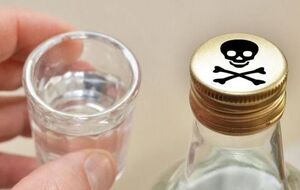 От отравления суррогатным алкоголем в Украине умерли уже 66 человек