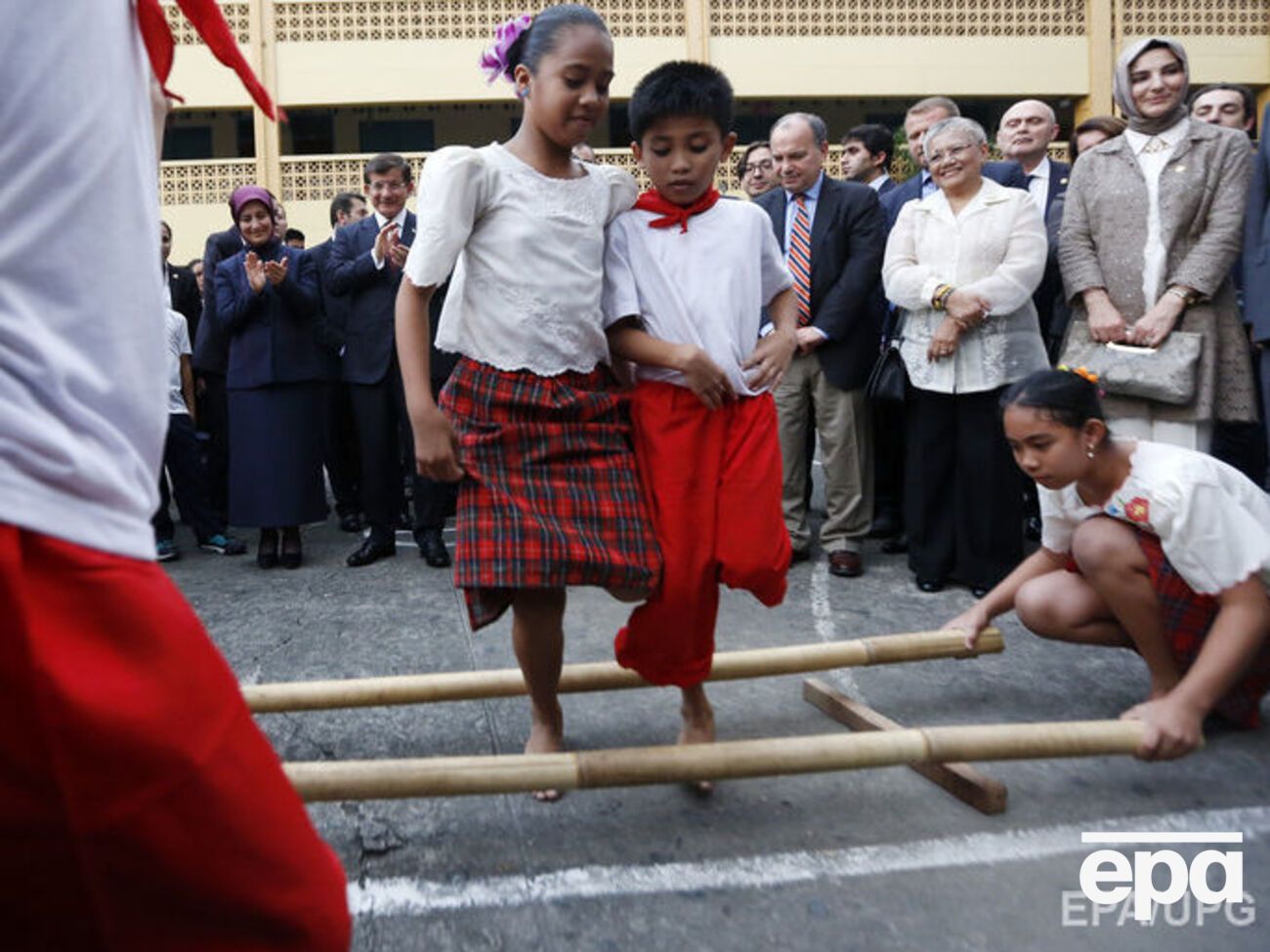 Объектом боевиков стала школа