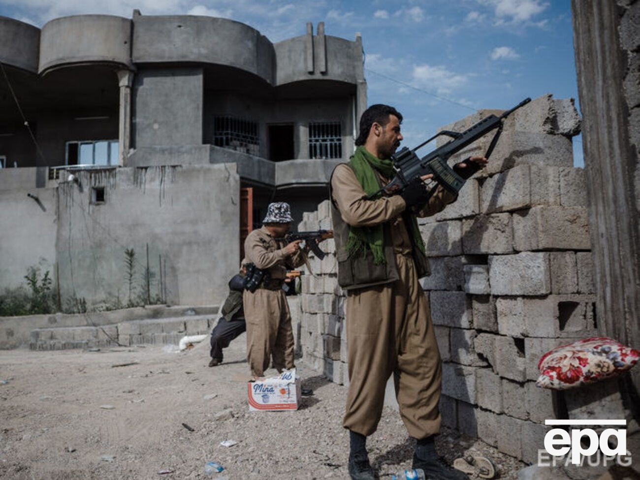 Армия Ирака и курдские отряды пешмерга продолжают наступление на позиции ИГИЛ на севере Ирака