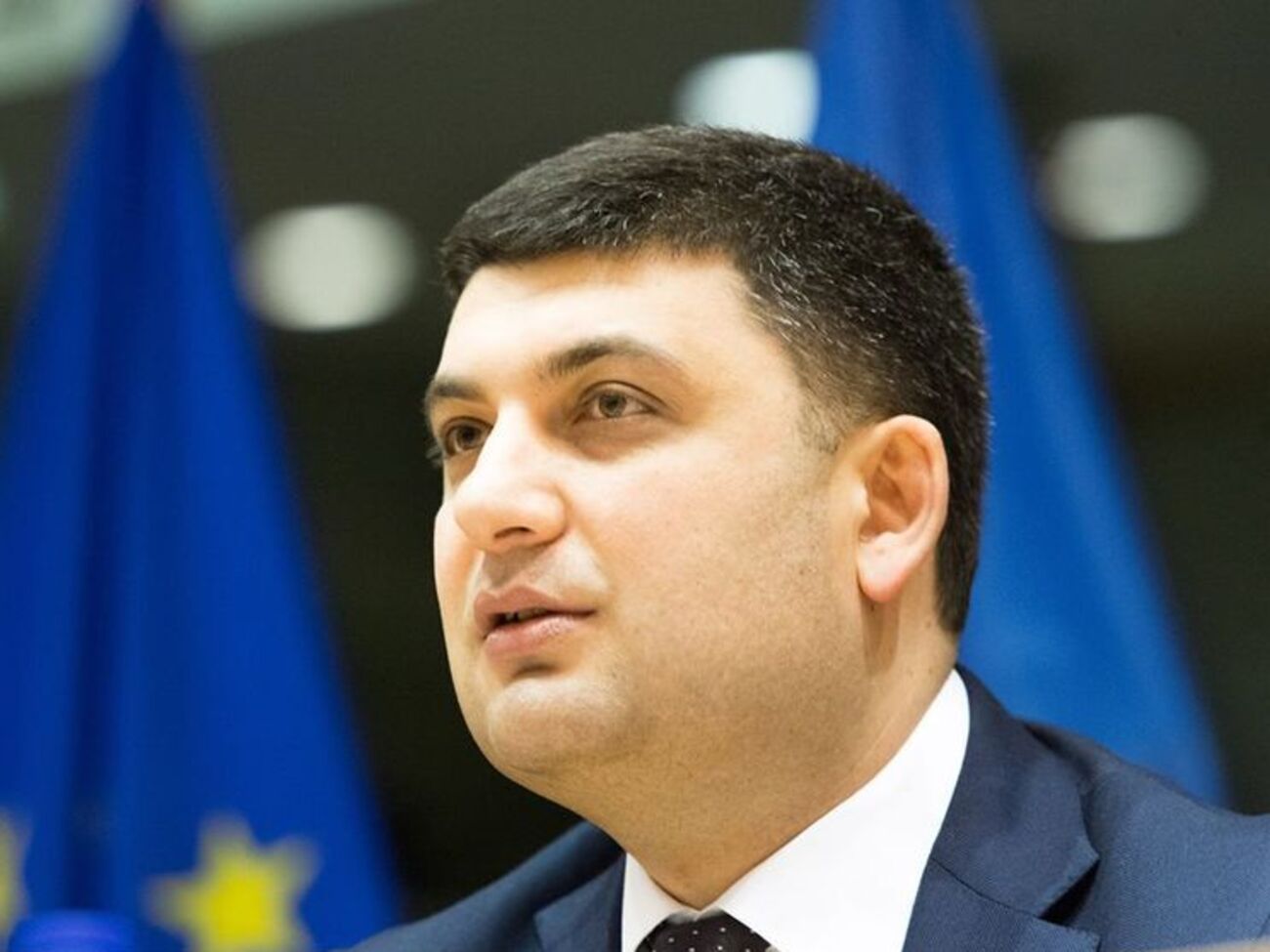 Гройсман: Сейчас всем нам надо прежде всего думать о том, как увеличить доходы обычным людям