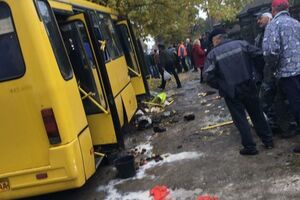 Во Львове в результате столкновения автобуса с деревом пострадало 19 человек