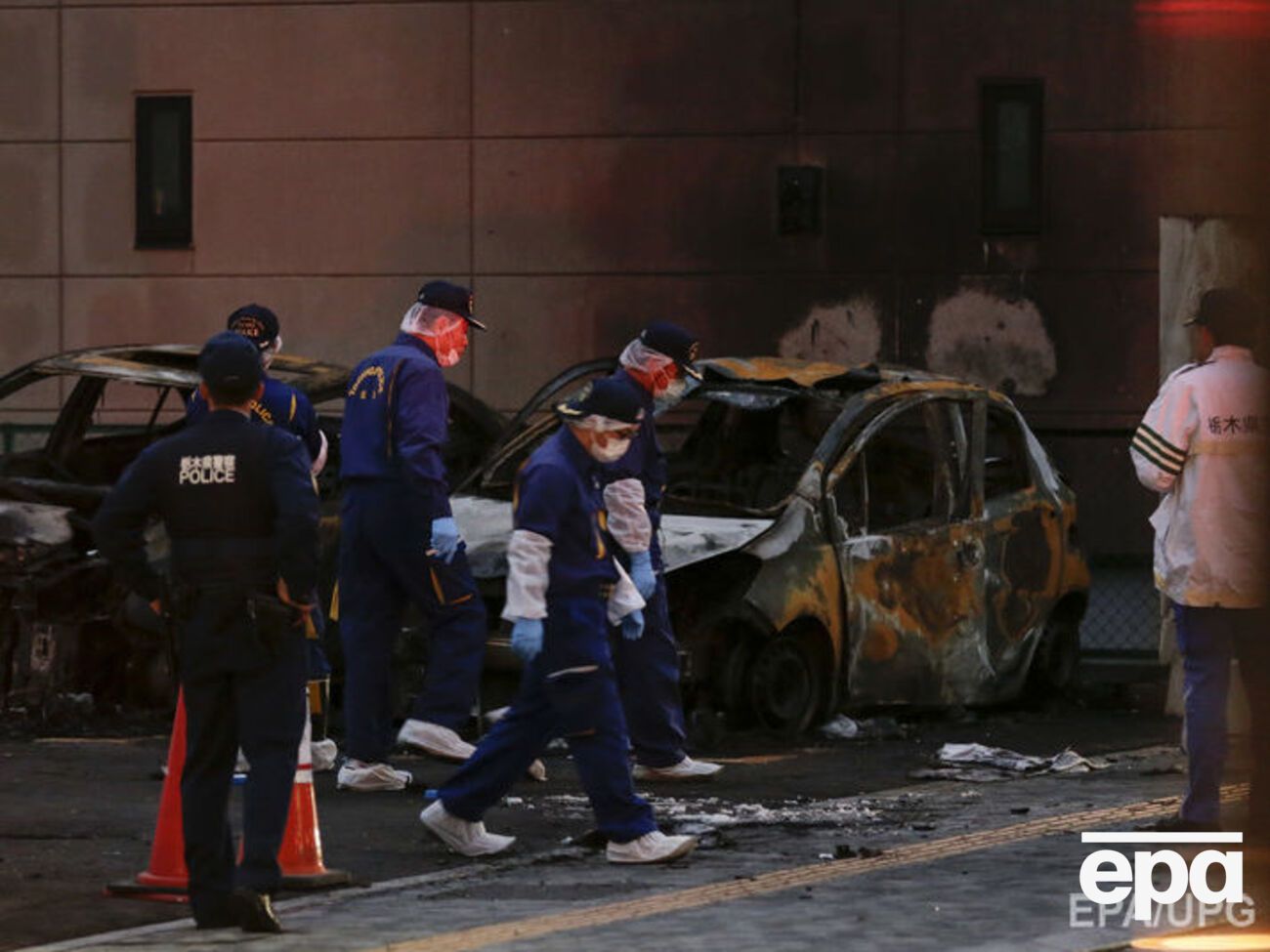 Перед самоубийством пожилой японец взорвал свой автомобиль