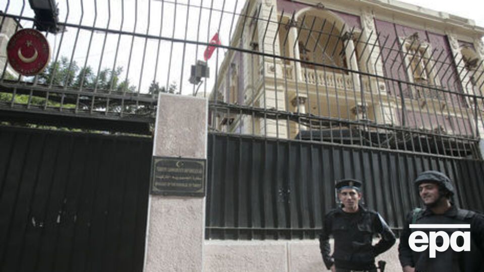 В розыске находится около 4000 человек