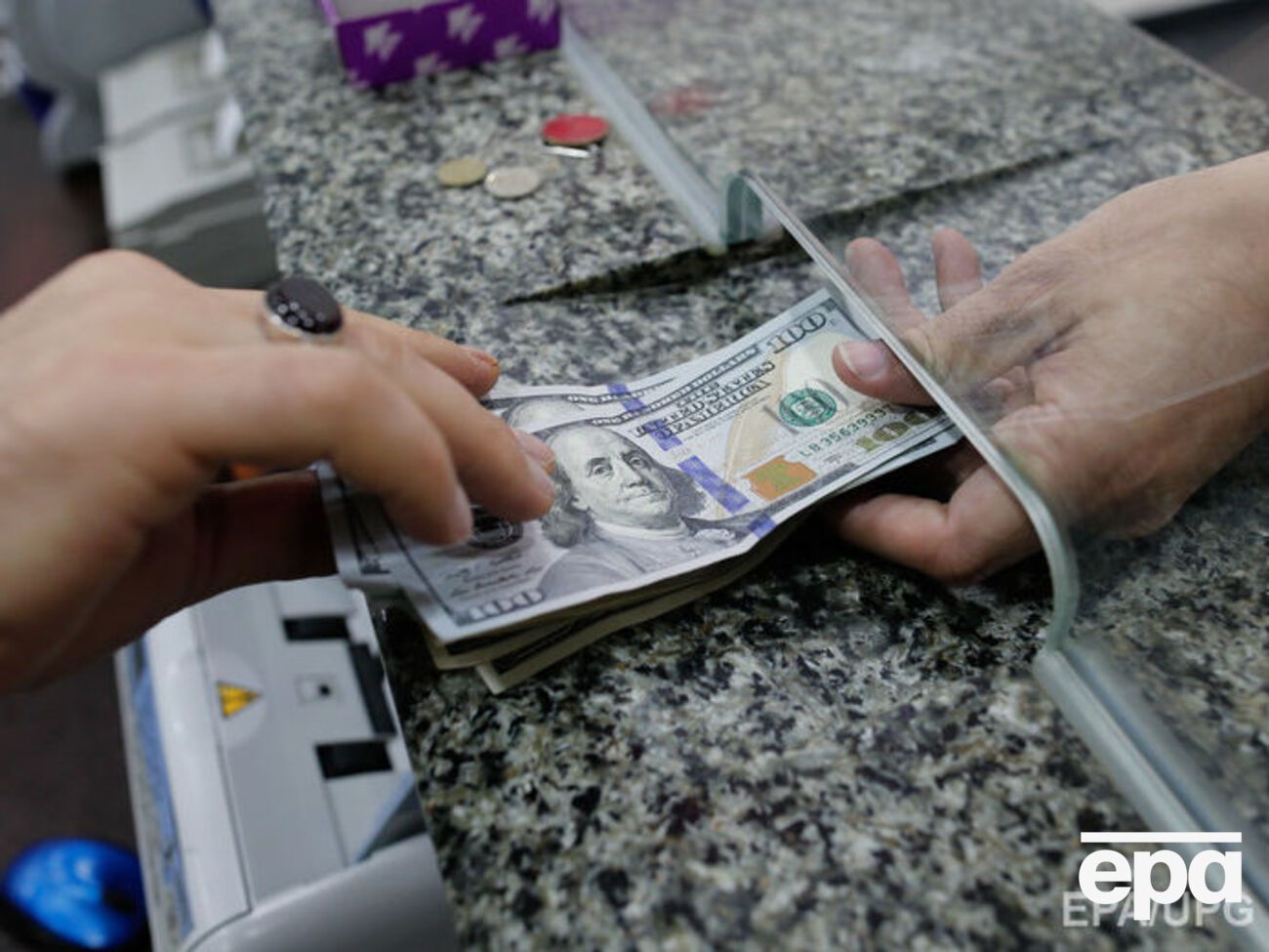 Курс валют на 24 октября