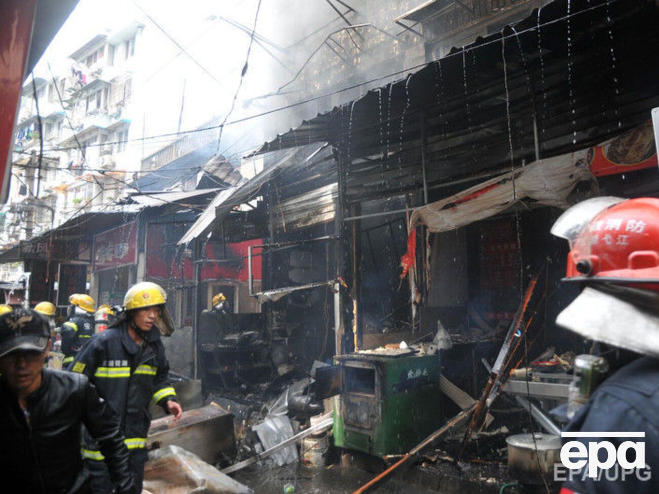 Спасательная операция продолжается