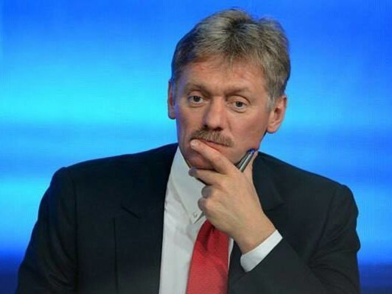 Песков назвал взлом почты Суркова неправдивым