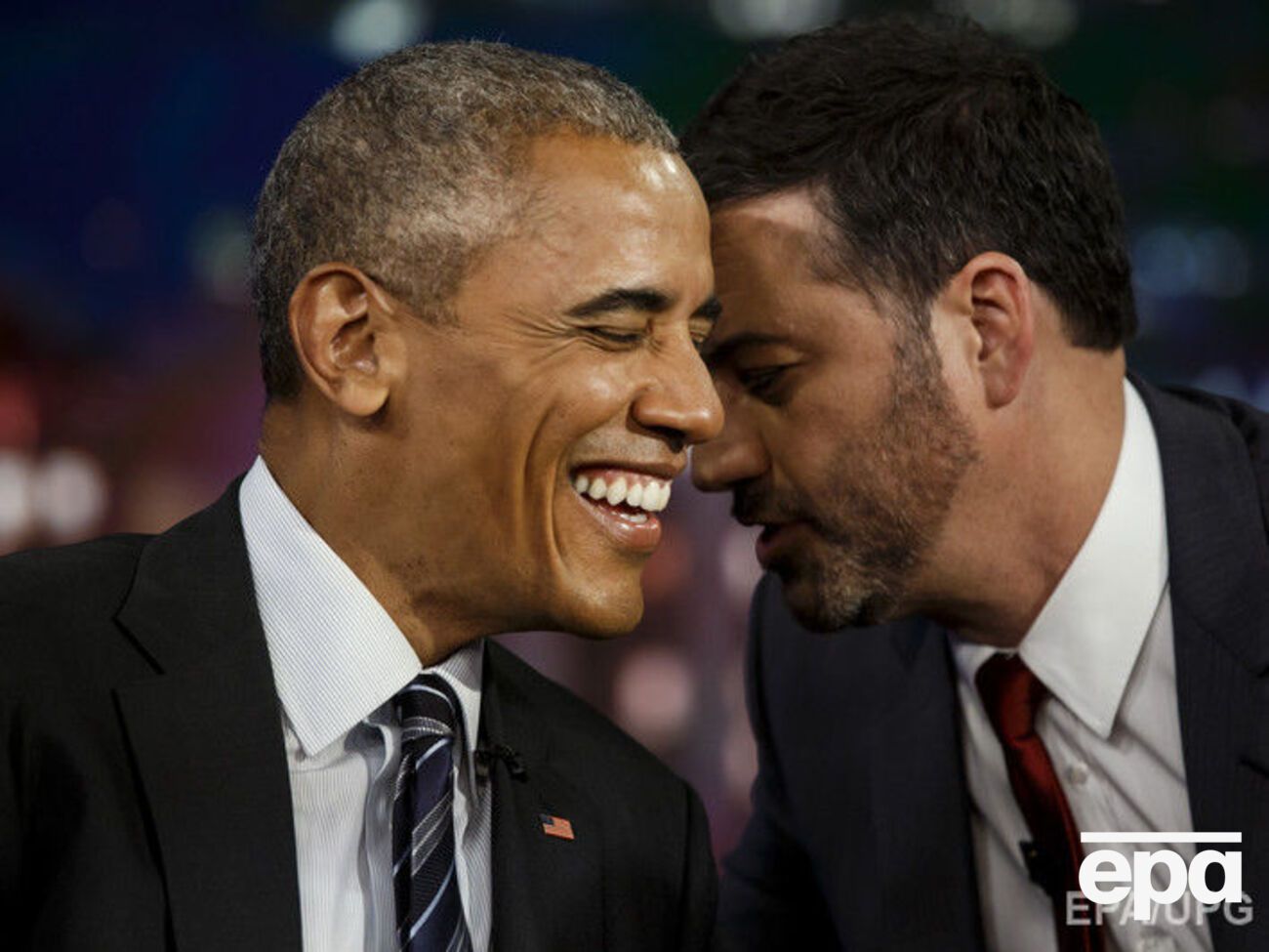 Обама (на фото) не впервые подтрунивает над Трампом