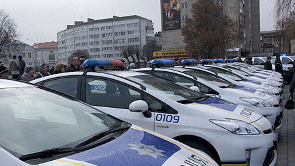 Полиция: Правоохранители требовали деньги у своих подчиненных и гражданских