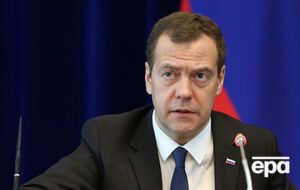 После вынужденного перерыва Медведев продолжил работу, он проводит заседание президиума совета при президенте по модернизации экономики и инновационному развитию