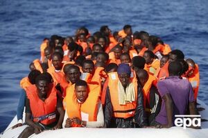 На небольшой лодке море пытались пересечь более 100 человек