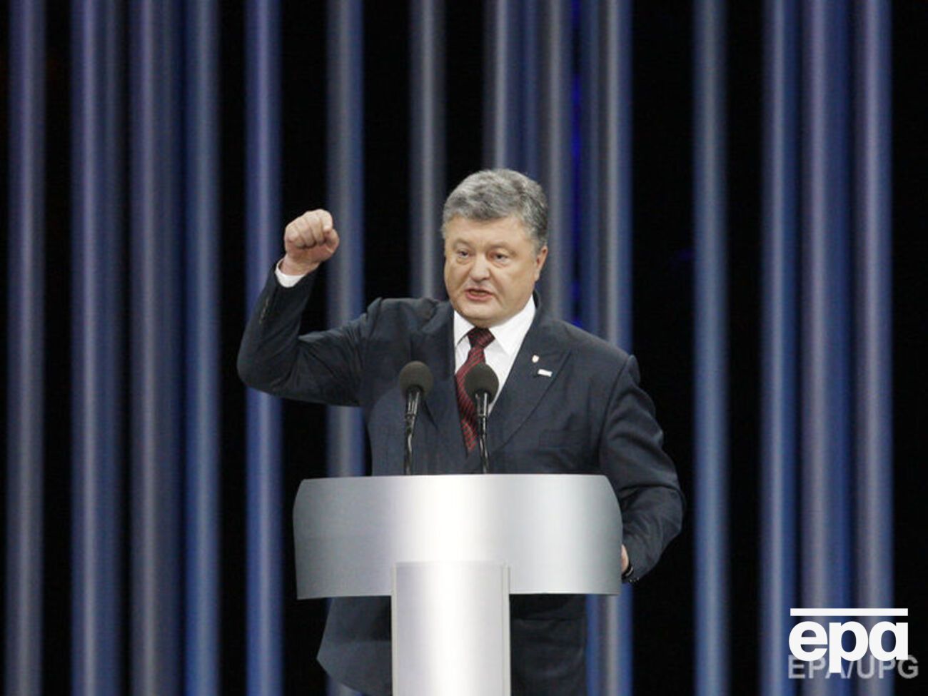 Порошенко заявил, что решение о повышении зарплат уже согласовано с правительством и парламентом