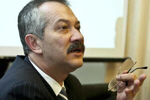 Пинзеник: Может, в Украине началось очередное стихийное бедствие, то есть выборы?