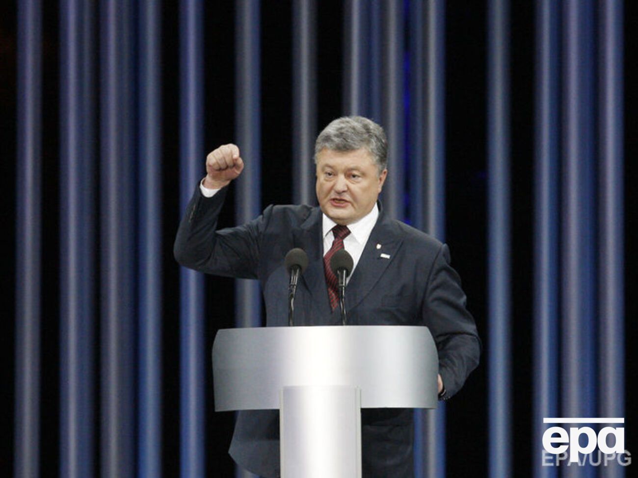 Порошенко: Слушайте, куда вы эти деньги девать будете?