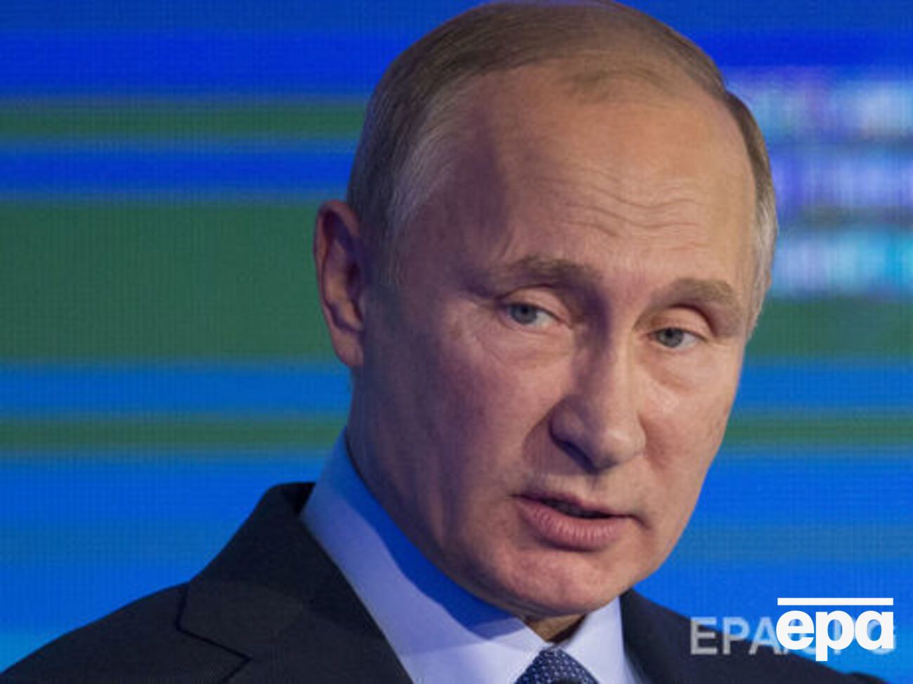 Путин подчеркнул, что во время встречи "Нормандской четверки" сторонам удалось согласовать почти все пункты из блока вопросов по безопасности, но "почти ни о чем не договорились по вопросам гуманитарного характера"