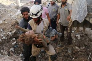 По информации ЮНИСЕФ, в результате авиаудара по школе в Идлибе погибли 22 ребенка и шесть учителей