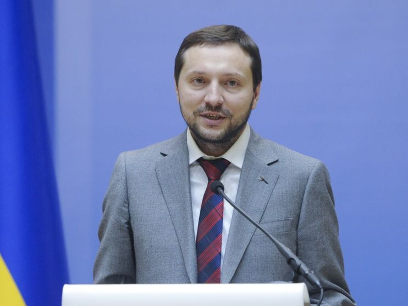 Стець подал электронную декларацию