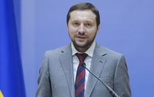 Стець подал электронную декларацию