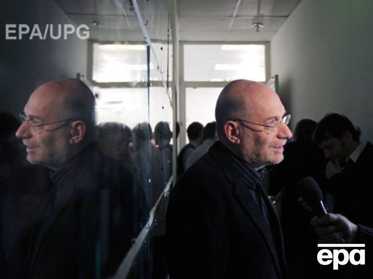 Борис Акунин: Когда в РФ все изменилось, люди вроде меня оказались в очень странной ситуации, потому что одно дело &ndash;&nbsp;бороться с режимом, который тебе не нравится, а другое &ndash;&nbsp;с большинством населения&lt