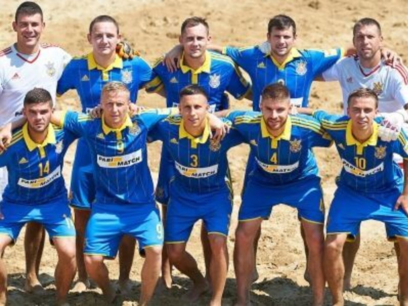 Сидоренко (на фото в верхнем ряду крайний справа) вместе со сборной Украины выиграл в Евролиге