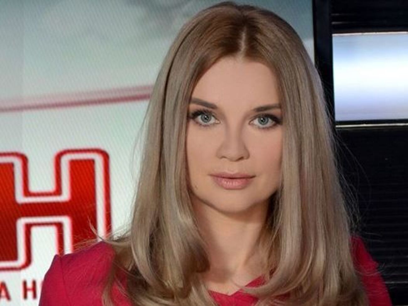 Таран начала вести выпуск новостей в одной туфле