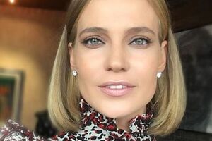 Глюк'оZа в полуголом виде вышла в свет
