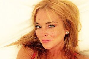 Лохан: Из-за якоря я чуть не потеряла палец. Слава богу, мы смогли его найти. Только что сделали операцию. Так больно!