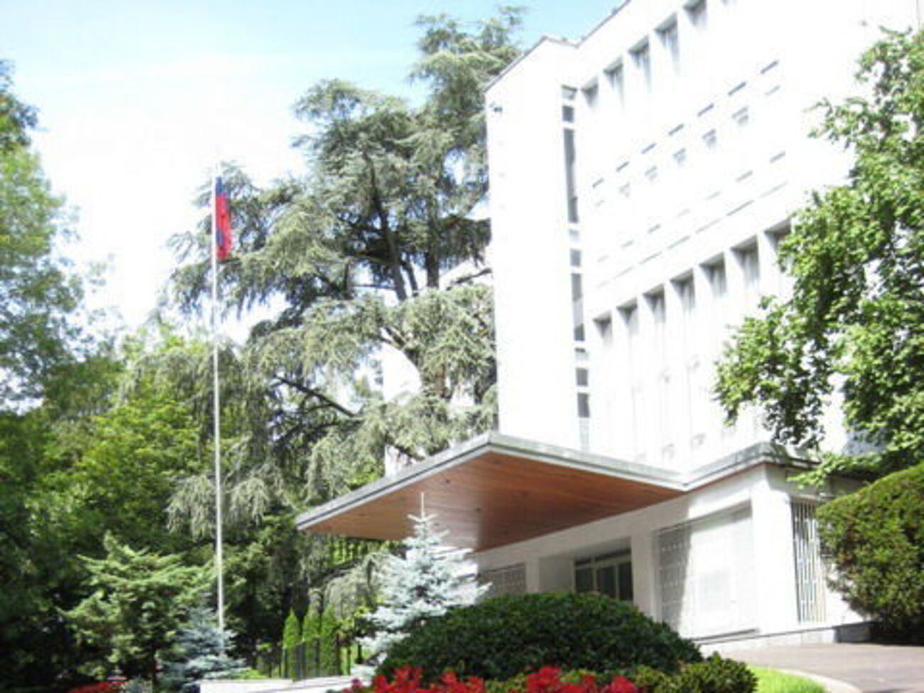 Под посольством РФ в Бельгии прошла акция протеста