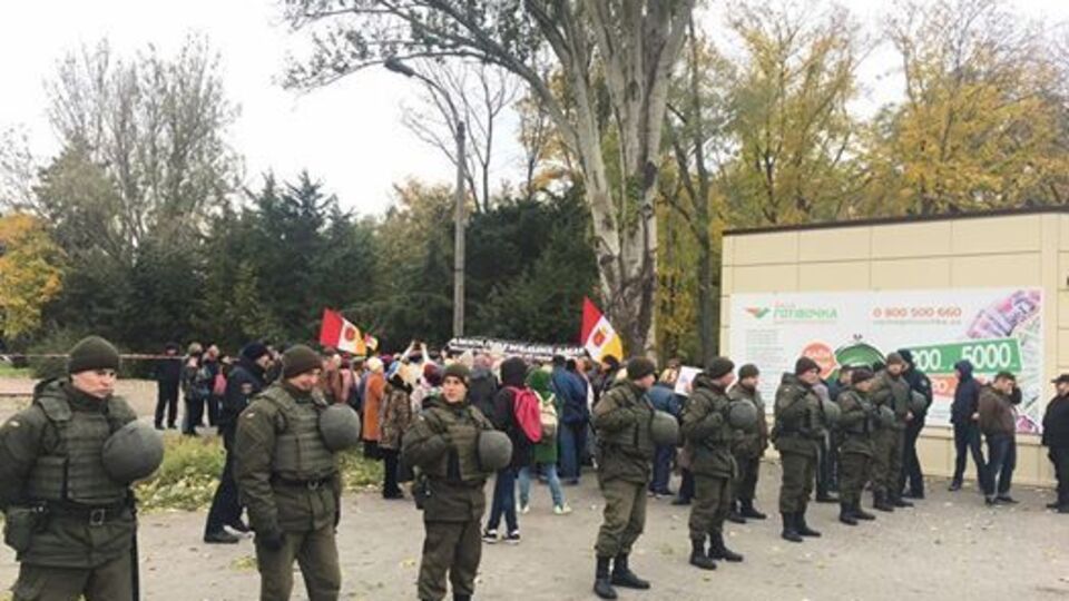 Полиция оцепила место проведения акции