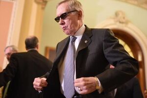 Сенатор Рид обвинил директора ФБР в сокрытии важной для избирателей информации