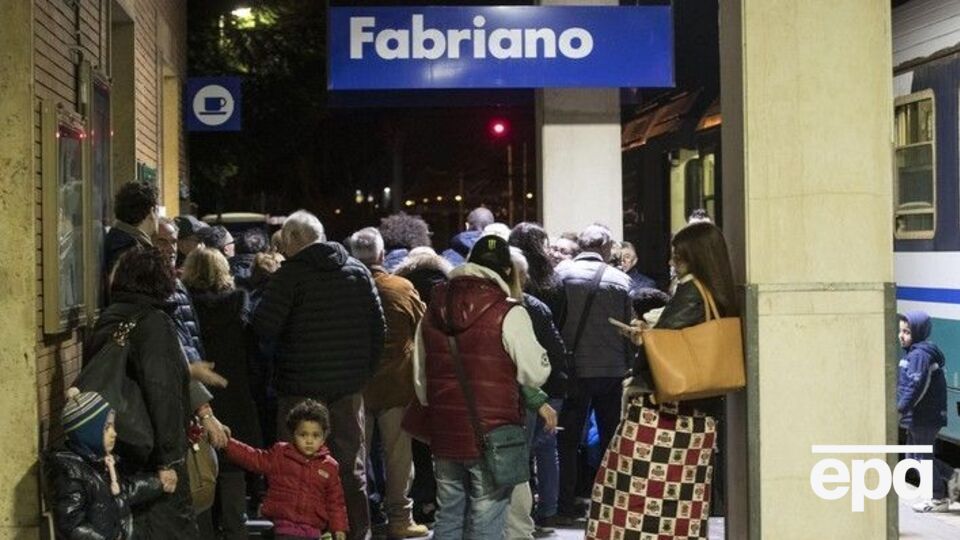 Многие жители центра Италии не ночуют дома, опасаясь подземных толчков