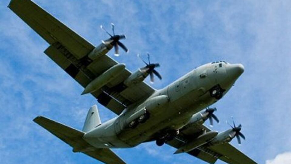 Полеты будут совершаться на самолете С-130