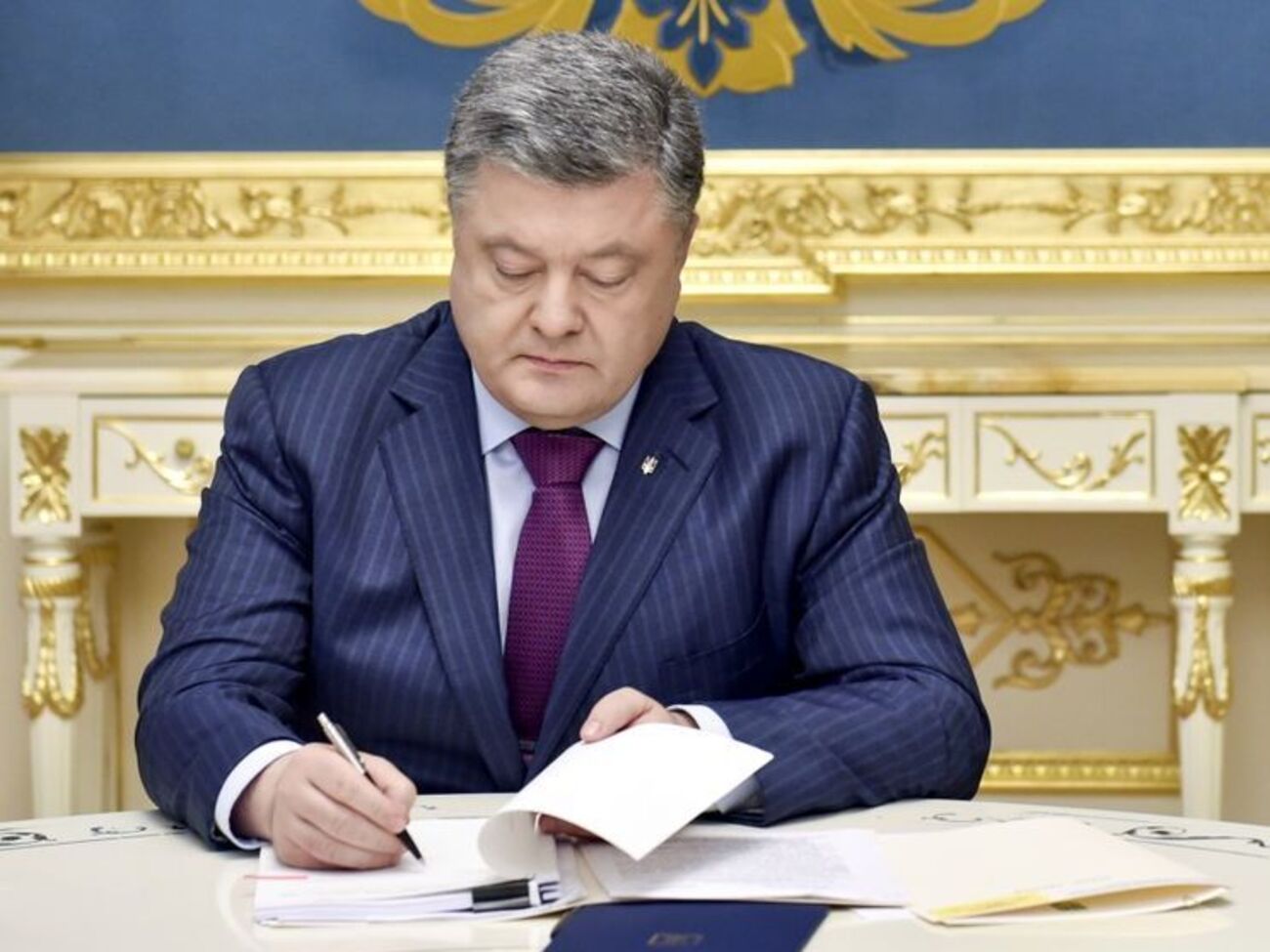 Петр Порошенко подписал указ о расширенных санкциях против РФ 17 октября&nbsp;