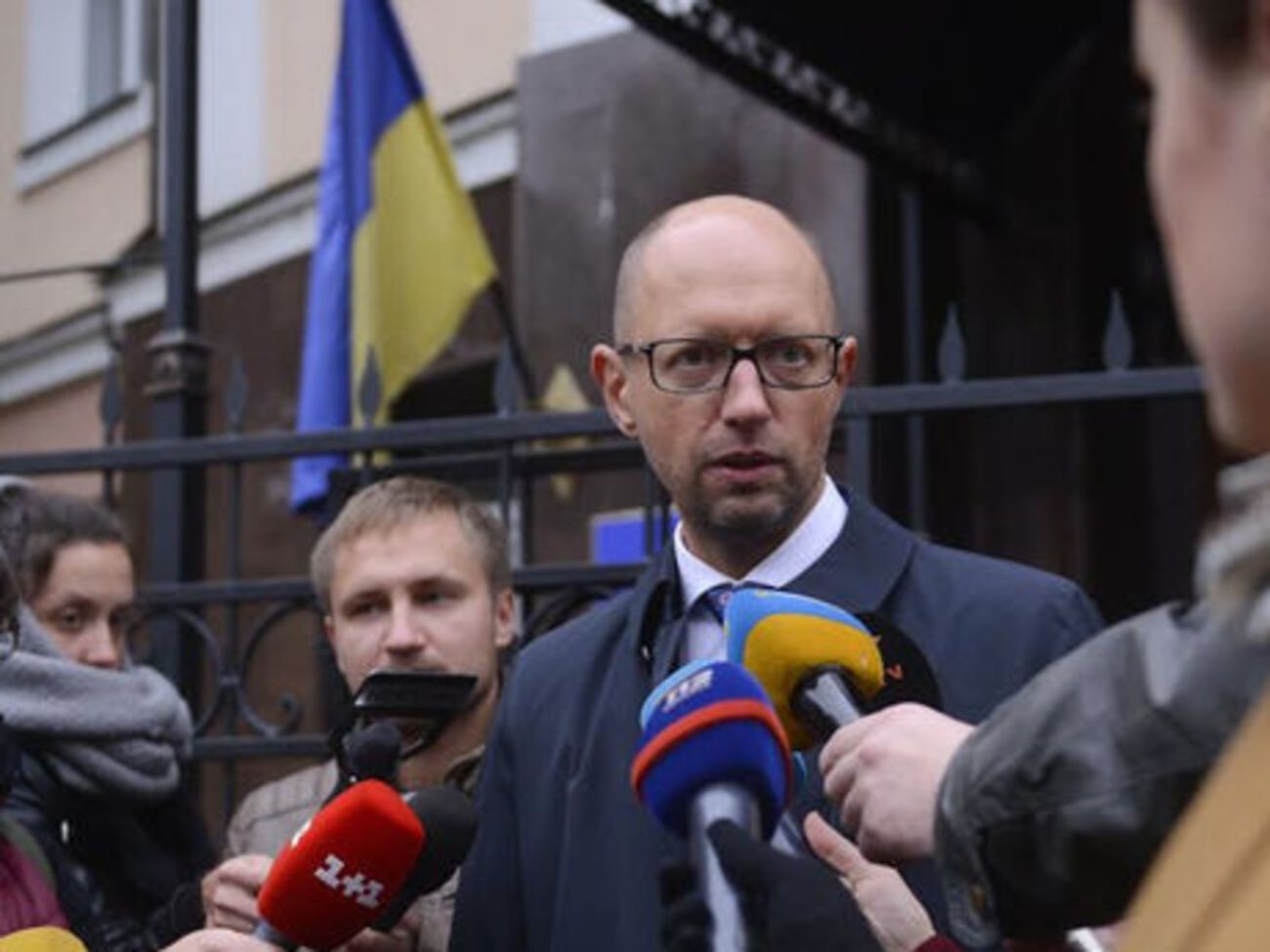 Яценюк подает декларации о доходах уже 15 лет