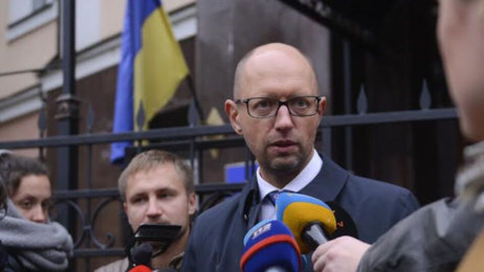 Яценюк подает декларации о доходах уже 15 лет