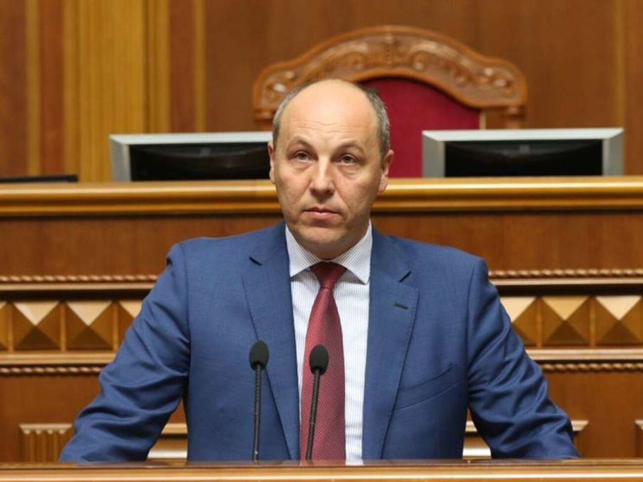 Андрей Парубий призвал нардепов отменить постановление о повышении своих зарплат