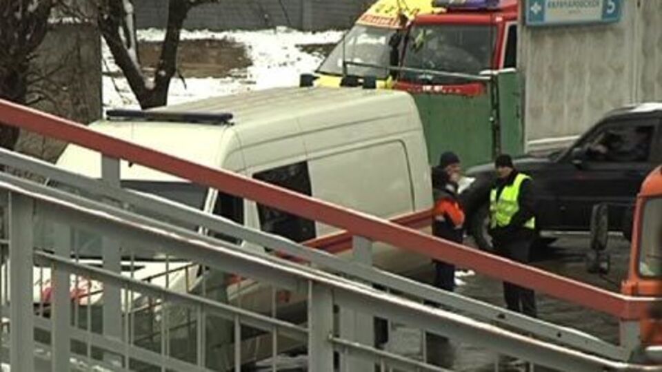 На место происшествия прибыла военная полиция и пожарная служба