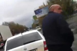 Волонтер сообщил, что на помощь Камышному прибыли его коллеги