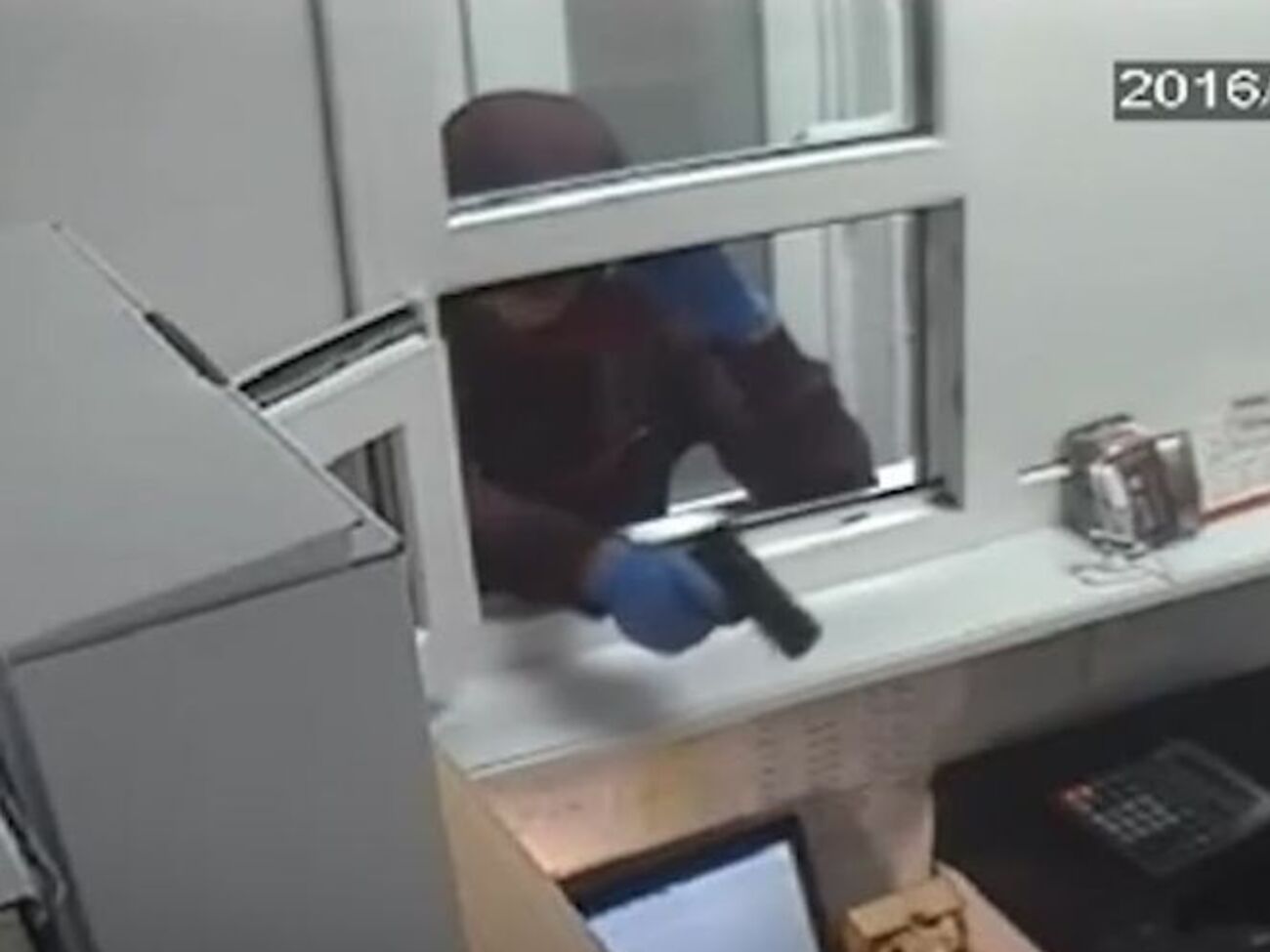 Грабитель сделал комплимент работнице ломбарда