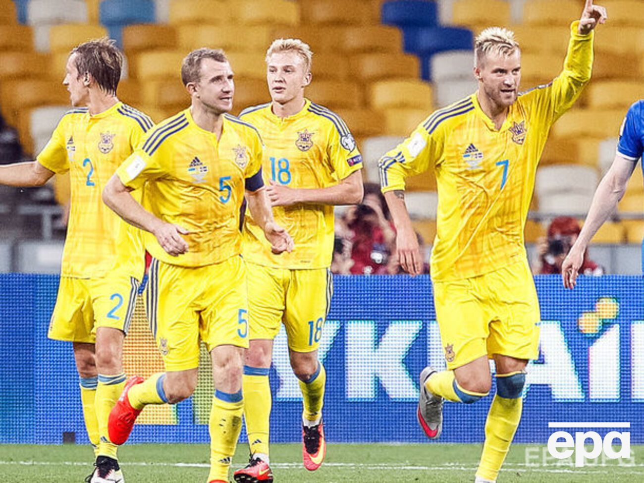 Украинская сборная планирует завершить год товарищеским матчем