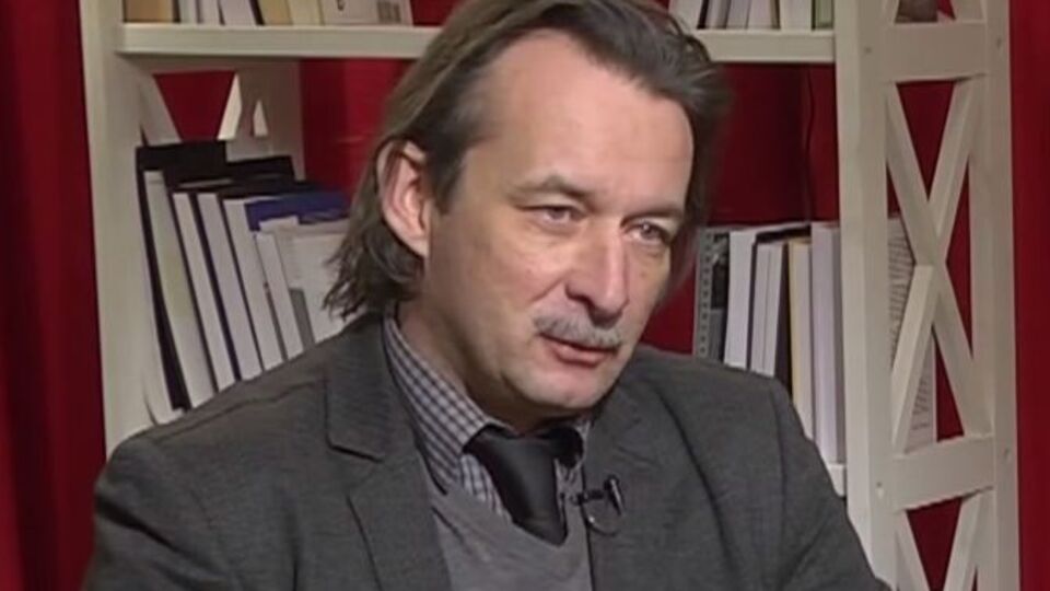 Зимовец: Уменьшить пенсии и число пенсионеров или увеличить налоги – сейчас одно и то же