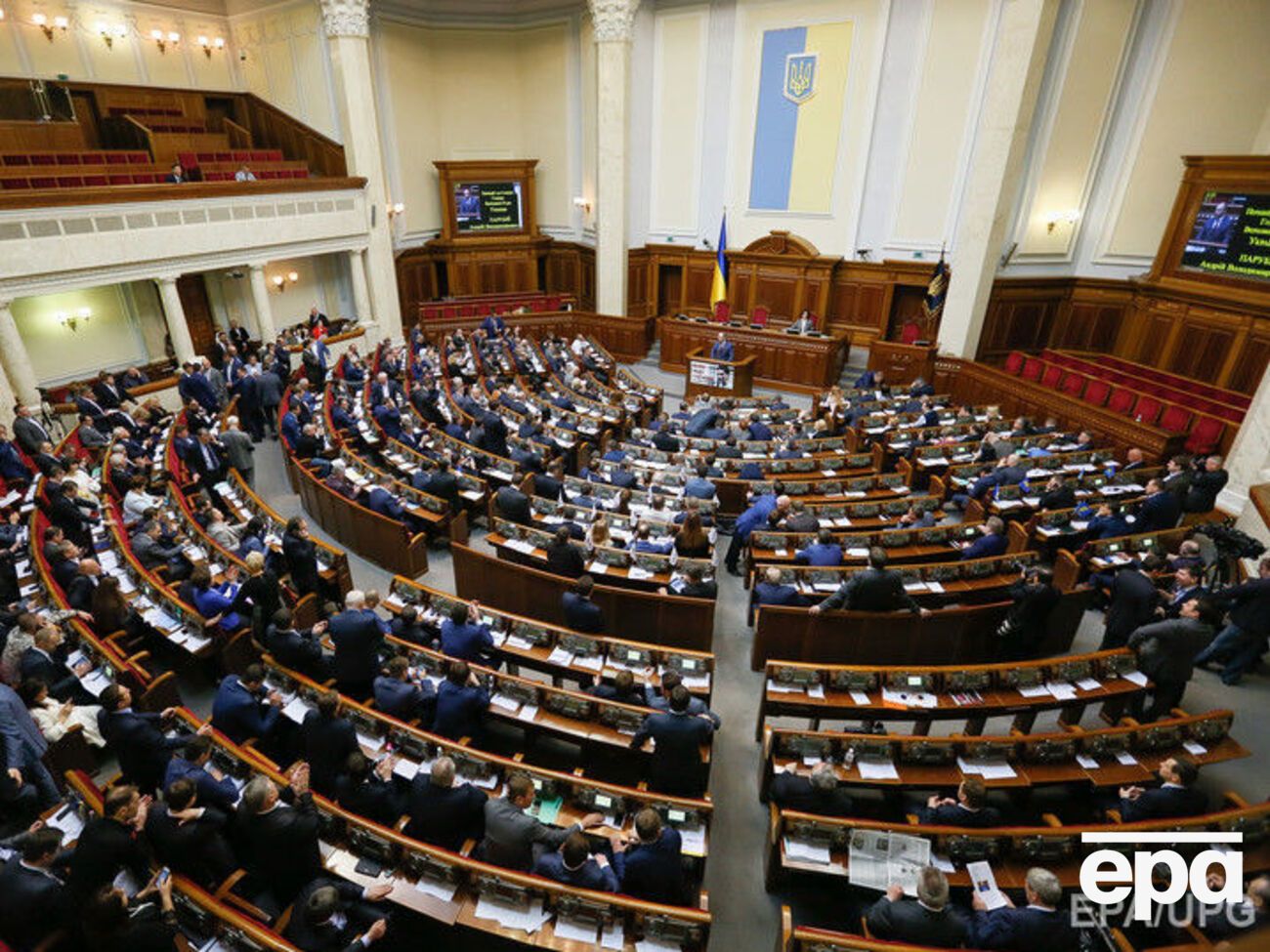 По данным КМИС, в Раду проходят семь партий