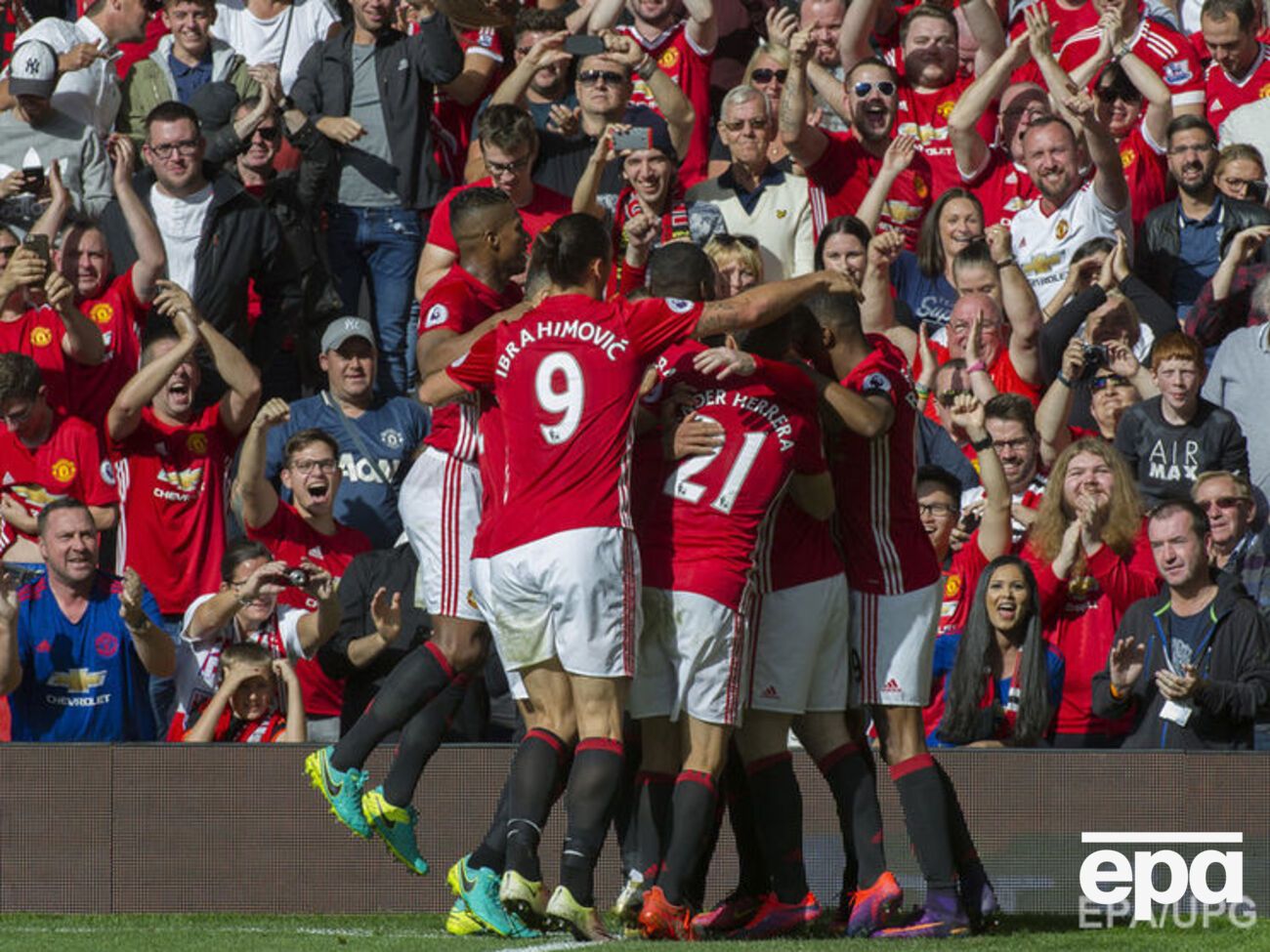 МЮ стал самой дорогой командой мира