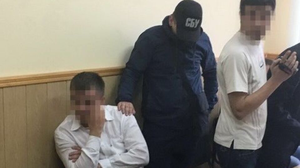 Начальника задержали в рабочем кабинете во время получения всей суммы взятки