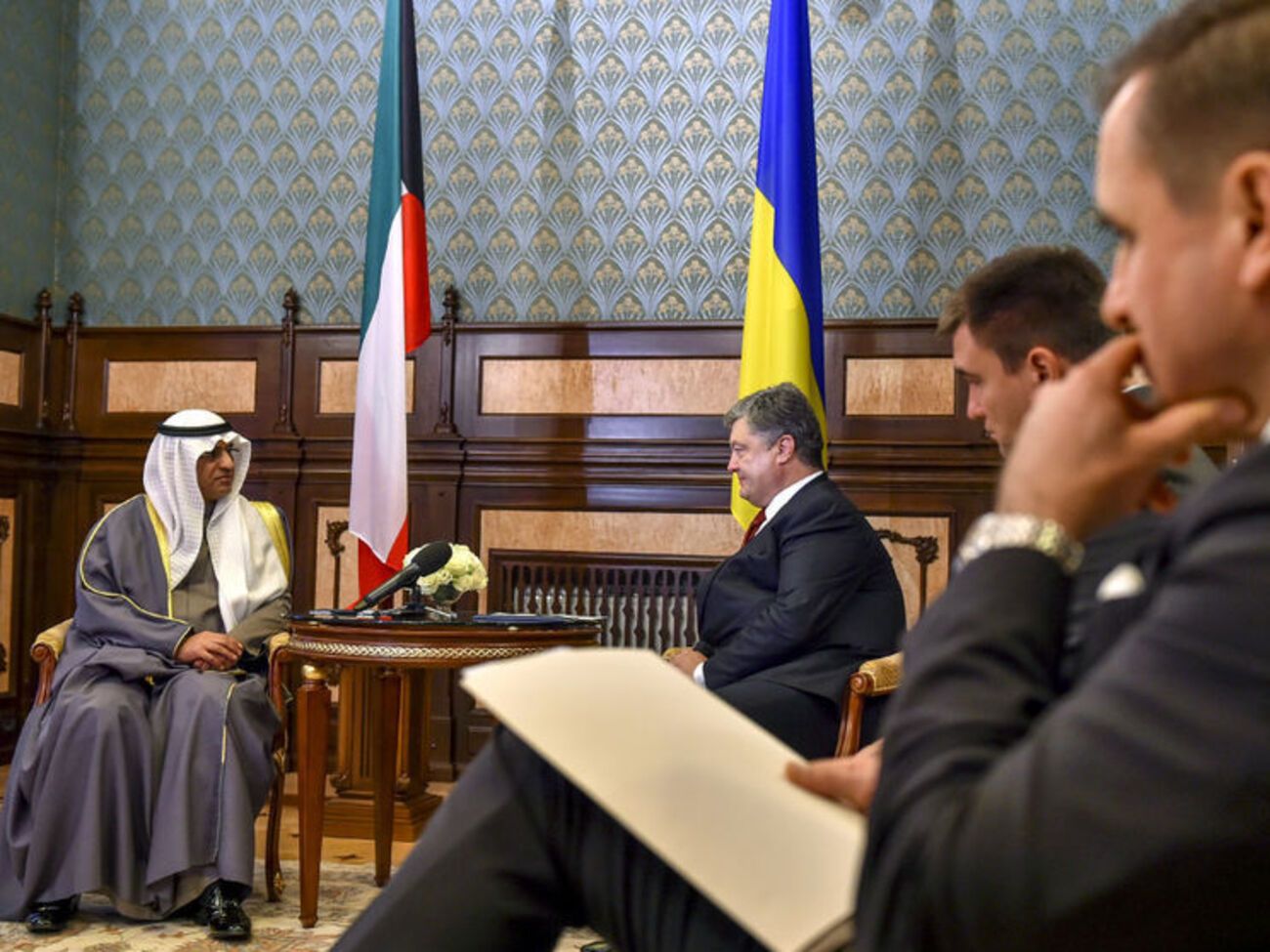 Порошенко принял верительные грамоты от иностранных послов
