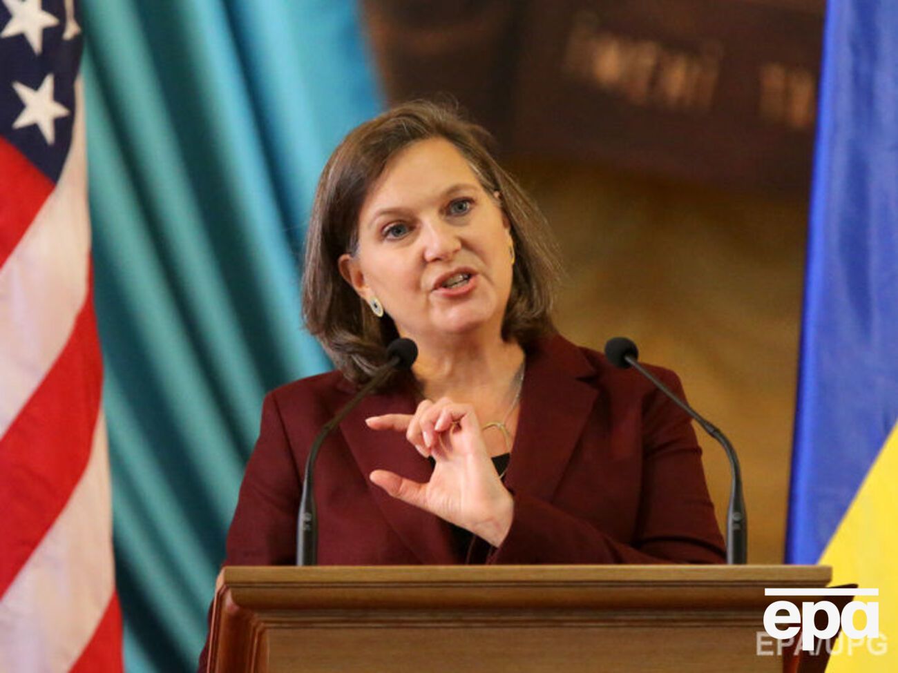 Нуланд провела встречу с помощниками Путина