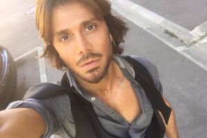 Ахмадов показал накачанное тело