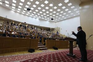 Петр Порошенко: В отличие от политиков, украинцы демонстрируют "впечатляющее единство"