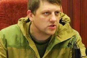 Карякин считает, что "Плотницкий осуществляет зачистку всех, кто мог бы составить ему конкуренцию".